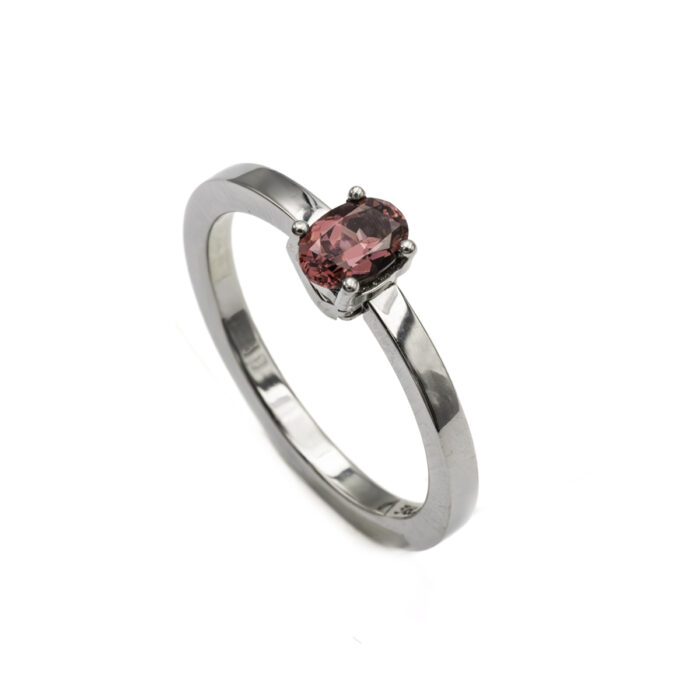 Bague en acier & tourmaline rose ovale M